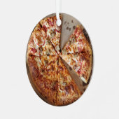 ソーセージピザ厚いクラスト食品クリスマス メタルオーナメント (正面左)