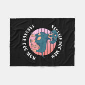 ソーセージ犬のママ フリースブランケット (正面(横))