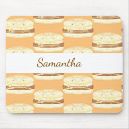 ソーセージ、卵、チーズサンドイッチ マウスパッド