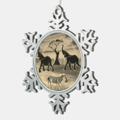 ゾウがクリスマス休暇で家をトランペットM スノーフレークピューターオーナメント (右)