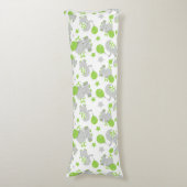 ゾウのパターン、かわいいゾウ – 緑の灰色 ボディピロー (正面縦)