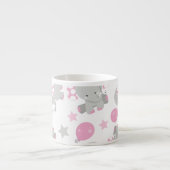 ゾウの模様、かわいいゾウ – ピンク灰色 エスプレッソカップ (正面)