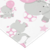 ゾウの模様、かわいいゾウ – ピンク灰色 テーブルクロス (アングル)