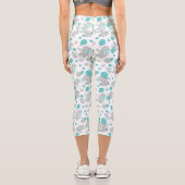 ゾウの模様、かわいいゾウ – 青い灰色 カプリレギンス (裏面)