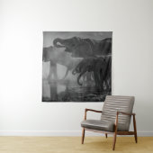 ゾウの飲み水のグレースケール写真 タペストリー (インサイチュ)