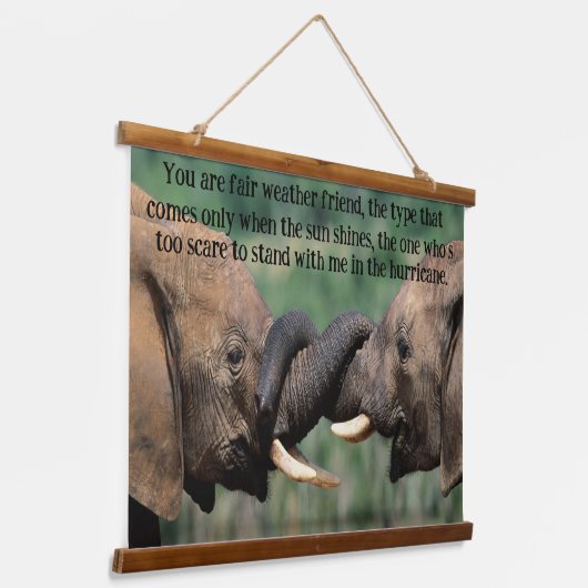 ゾウ互いのトランクを持ち合う。 吊り下げ型タペストリー (傾斜あり)