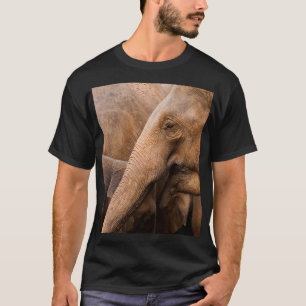 ゾウ科:野生動物威厳のある科 Tシャツ