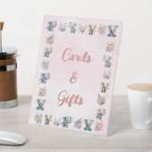 ゾウ&ボホジャングル花オンピンク誕生日 台座サイン (インサイチュ)