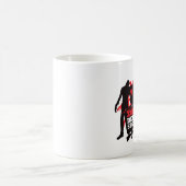 ゾンビの防衛保証-黒および赤 コーヒーマグカップ (中央)