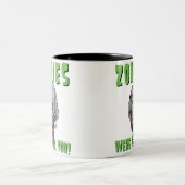 ゾンビは人々、余りに-マグでした ツートーンマグカップ (中央)