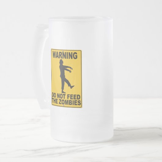ゾンビを食べ物を与えないで下さい フロストグラスビールジョッキ (正面左)