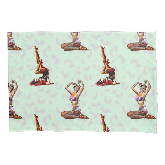 ゾンビピンアップ 枕カバー (正面)