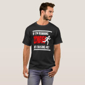 ゾンビーチェイス私ホラーおたくギークグラフィック Tシャツ (正面フル)