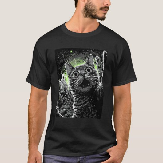 ゾンビ猫の自撮り 怖いハロウィン 墓地 グ Tシャツ (正面)