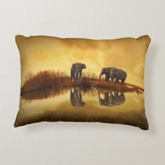 タイのアジアゾウ白熱［赤熱］光を放つズ アクセントクッション (裏面)