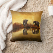 タイのアジアゾウ白熱［赤熱］光を放つズ クッション (ブランケット)