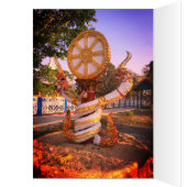 タイのエメラルドブッダとナガス (内側 (左))