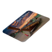 タイのクラビ島の夕日にロングテールボート マグネット (左側)