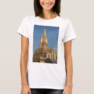 タイのバンコクにあるワット・アルン寺院 Tシャツ