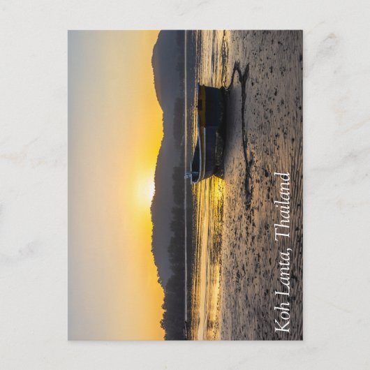 タイのランタ島のビーチに乗った船の上の日の出 ポストカード (正面)