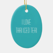 タイの凍らされた茶及び曲げやすいわらの幸せな飲み物タイ セラミックオーナメント (裏面)