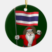 タイの国旗を持つ優しいサンタクロース セラミックオーナメント (正面)