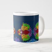 タイの文字を使った抽象的な魚の芸術的デザインのジャンボマグ ジャンボコーヒーマグカップ (正面右)