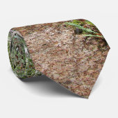 タイをハイキングするレッドウッドの森林森の葉の木 ネクタイ (ロール)