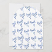 タイイングザノットブルー弓ブライダルシャワー 招待状 (裏面)