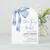 タイイングザノットブルー弓ブライダルシャワー 招待状 (スタンド正面)