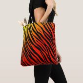 タイガカラフルストライプーアニマルプリントデザイン トートバッグ (クローズアップ)