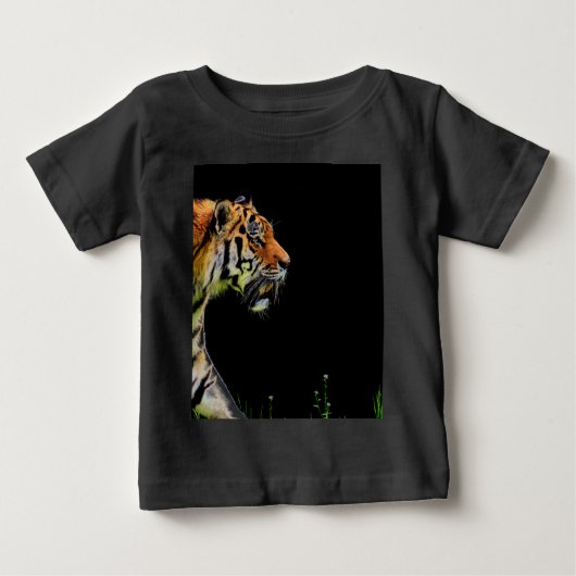 タイガーが近づく – 野生動物のアートワーク ベビーTシャツ (正面)