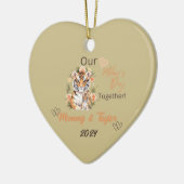 タイガーとベビー一緒に最初の母の日 セラミックオーナメント (左)