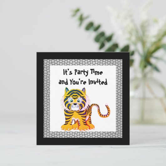 タイガーイエロー黒爬虫類プリント誕生日 招待状 (スタンド正面)