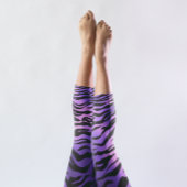 タイガーストライプズアニマルファーメタリック カプリレギンス