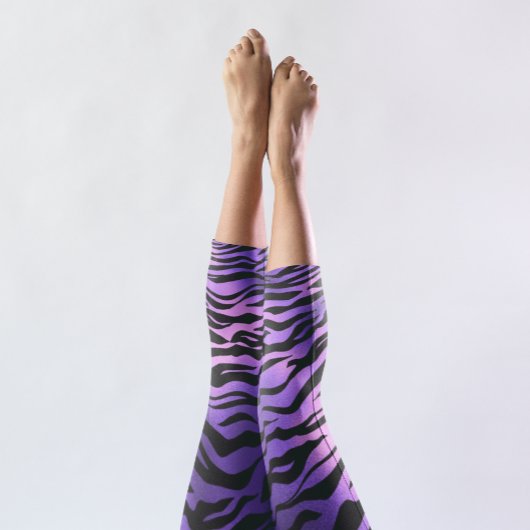 タイガーストライプズアニマルファーメタリック カプリレギンス