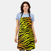 タイガーストライプズ エプロン (着用した状態)