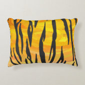 タイガーブラック&オレンジプリント アクセントクッション (正面)