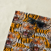 タイガーヘッドオンタイガースキンアニマルプリントデザイン ビーチタオル (インサイチュ)