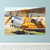 タイガーモスの黄色い二面飛行機 キャンバスプリント (インサイチュ (ウッドフロア))