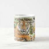 タイガー国際的デー、7月29日、タイポグラフィアート コーヒーマグカップ (中央)