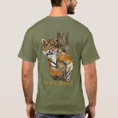 タイガー絵画ズ、カメラのパーソナライズ文字を見る Tシャツ (裏面)