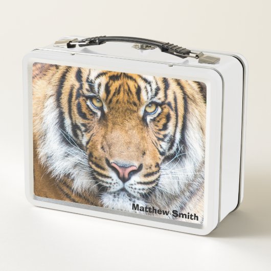 タイガー顔のクローズアップ名 メタルランチボックス (裏面)