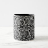 タイガー顔のパターン(グレーシェード) ツートーンマグカップ (中央)