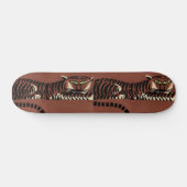 タイガー – 古代カラフル書イラストレーション スケートボード (横)