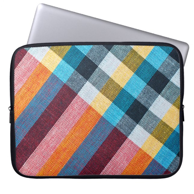 タイスタイルふんどし生地のクローズアップ ラップトップスリーブ (正面)