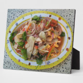 タイスパイシーソーセージサラダ…アジア通り食品 フォトプラーク (側面)