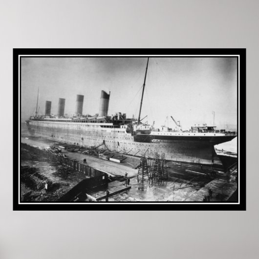 タイタニック号は1909年に建造されました ポスター (正面)