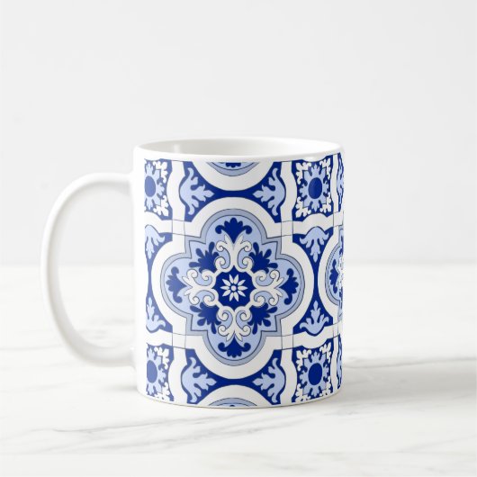 タイタリアンイル,マジョリカ,青と白の模様 コーヒーマグカップ (左)