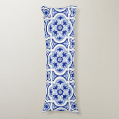 タイタリアンイル，マジョリカ，青と白の模様     ボディピロー (正面縦)